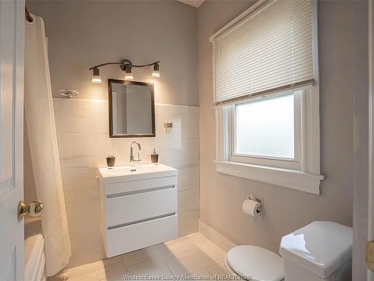 354 Curry Ave — Photo 7