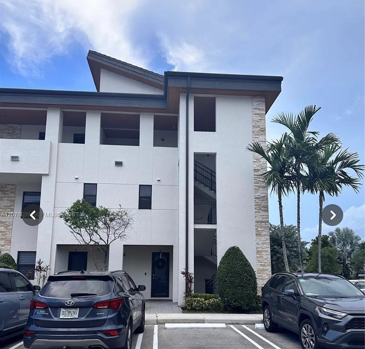 3 bed, 1347 sqft, $3,200 — Photo 1