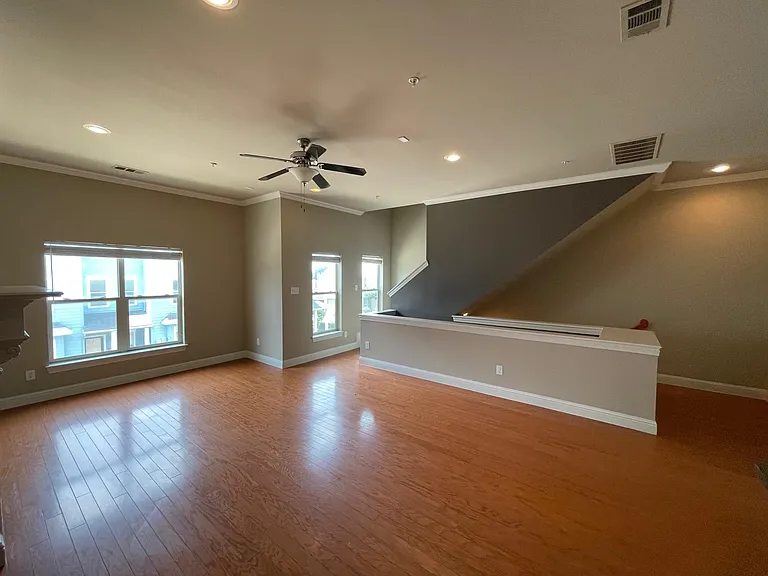 1616 Carpenter Dr — Photo 3