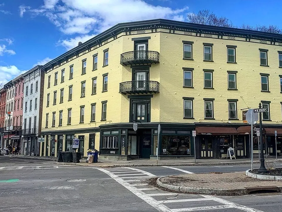 11 Broadway #32
