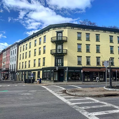 11 Broadway Photo 1