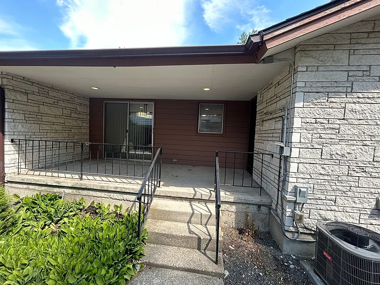 1512-1514 S Division St — Photo 20