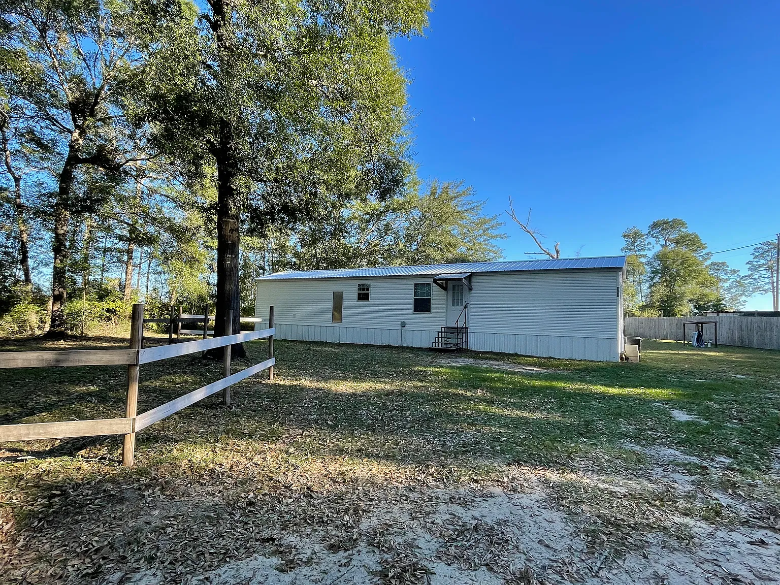 3 bed, $1,200 — Photo 4