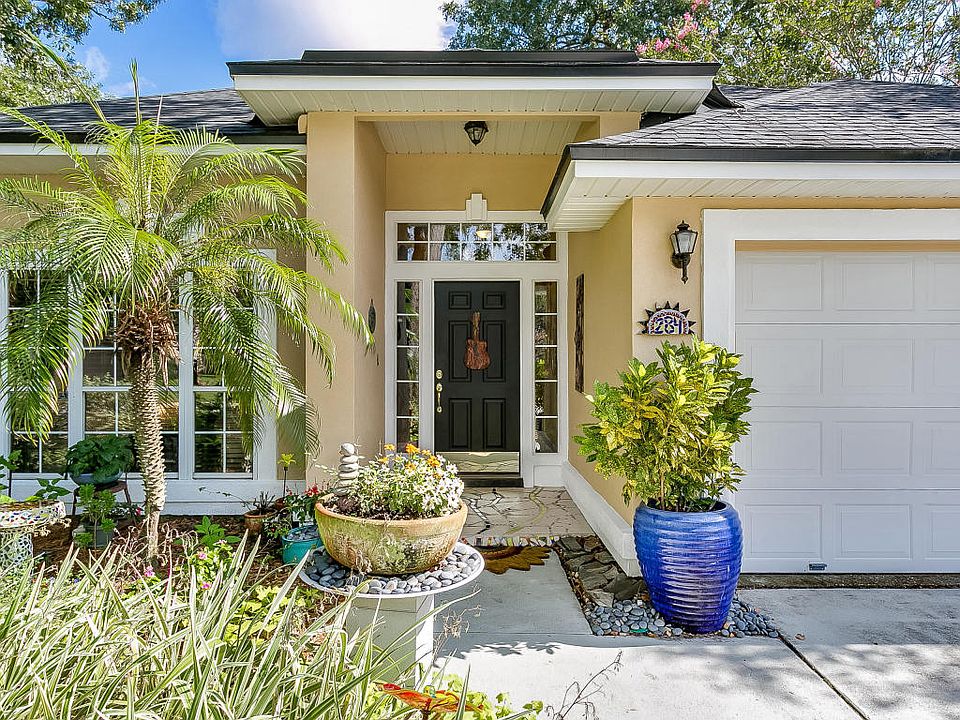 1st image of 284 Maplewood Dr
