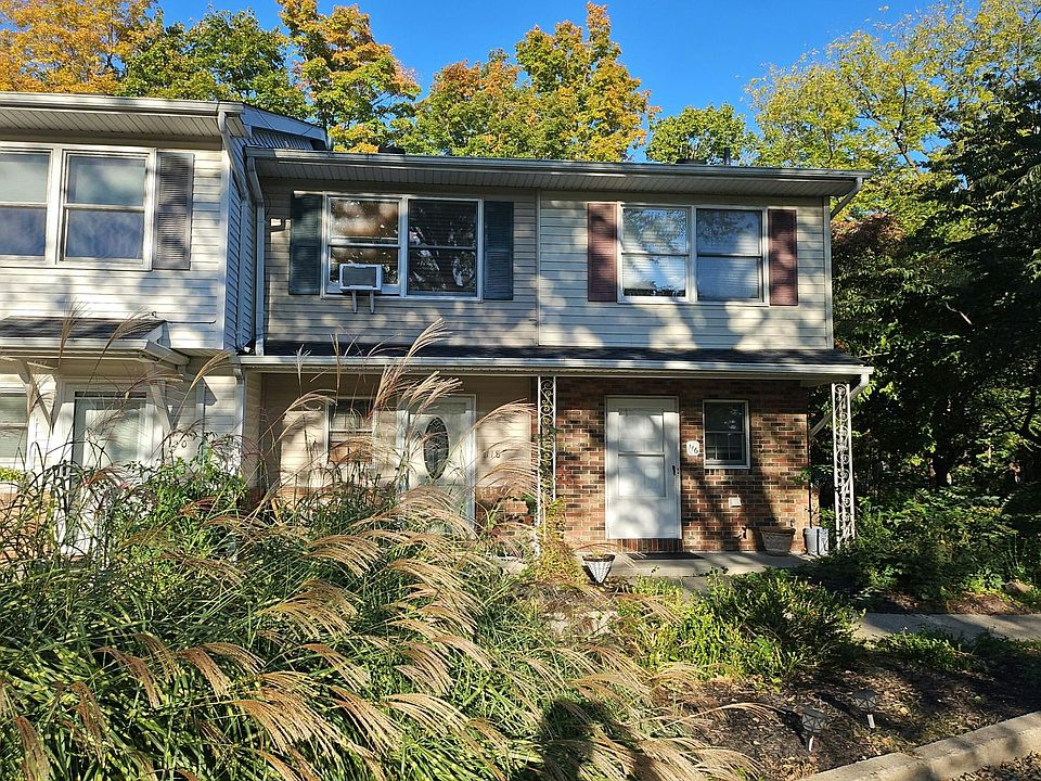 1st image of 118 Brook Dr