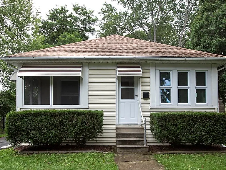 130 Dwight Ave — Photo 1