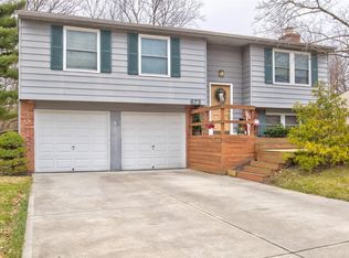 673 Holiday Dr, Cincinnati, OH 45245