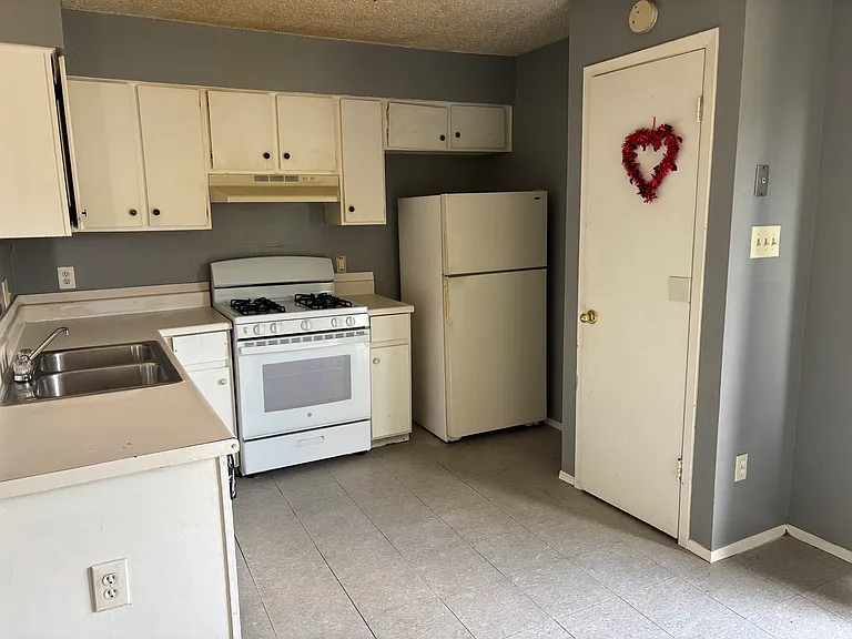 4900 Merritt Cir #Z — Photo 5
