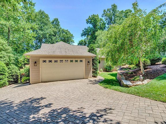 5th image of 610 Winding Waters Dr