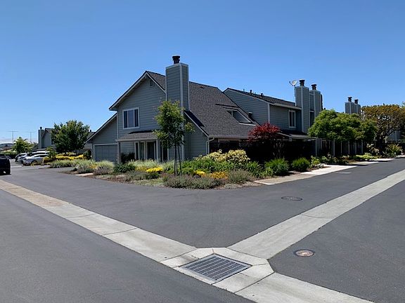2nd image of 673 Beach Park Blvd