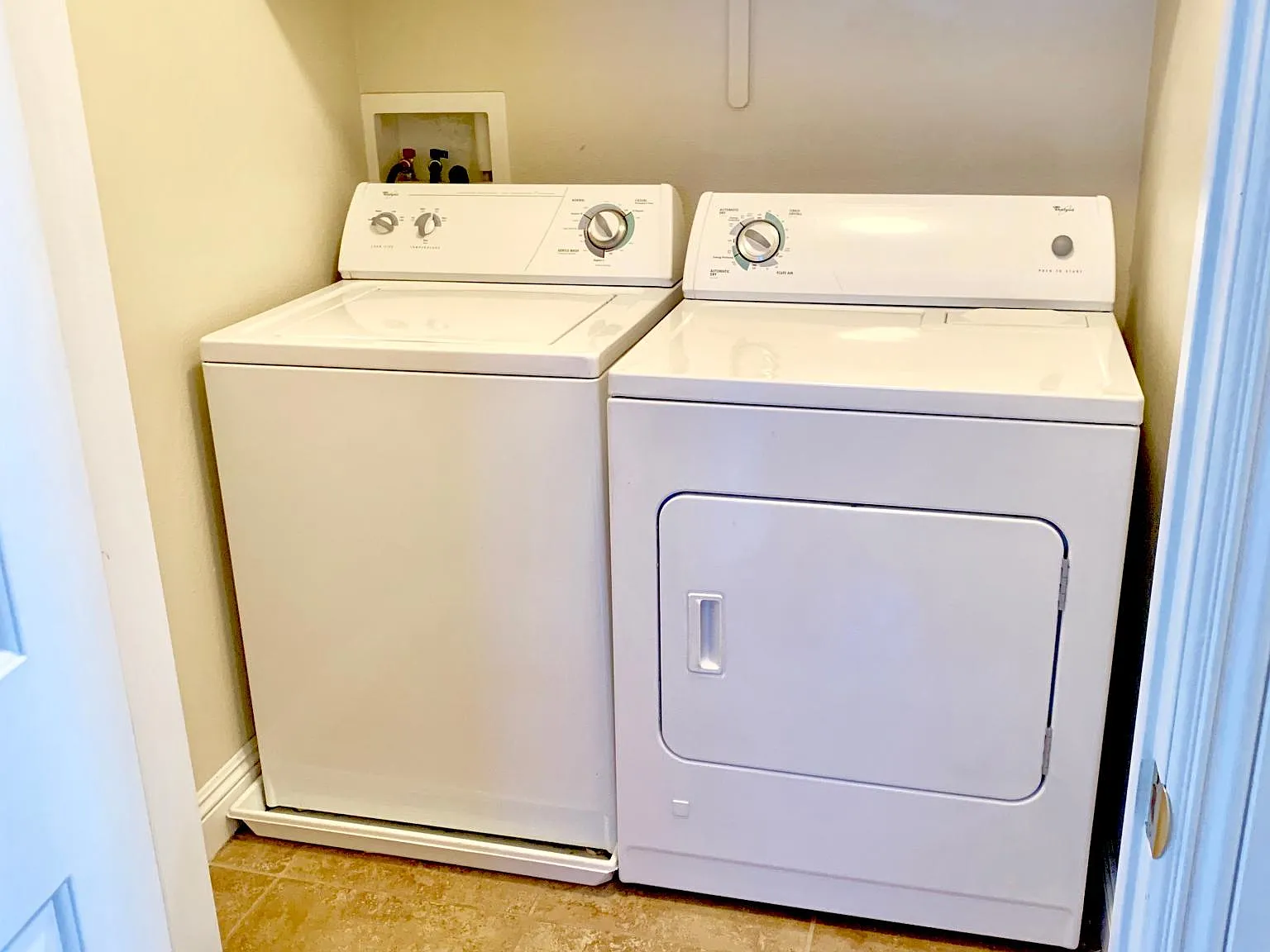 2 bed, 1200 sqft, $1,700 — Photo 4
