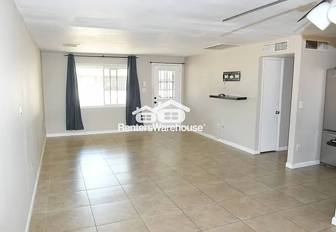 1550 W Pershing Ave — Photo 2
