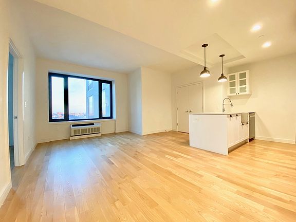 3rd image of 1525 Bedford Ave #1012