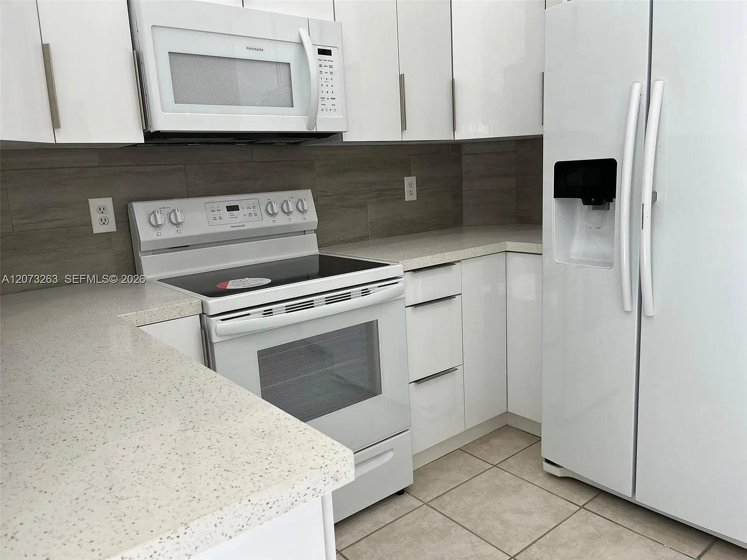 3 bed, 1542 sqft, $4,050 — Photo 4