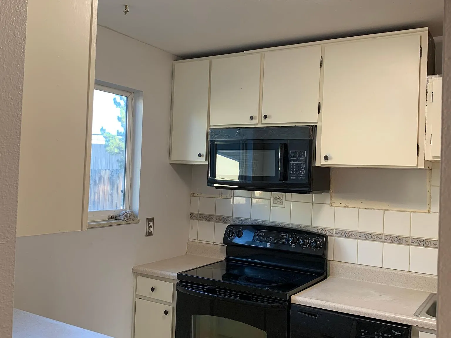 3 bed, 1250 sqft, $2,000 — Photo 4