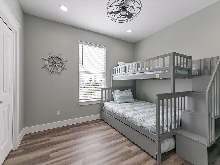 16630 Jean Lafitte Rd — Photo 38