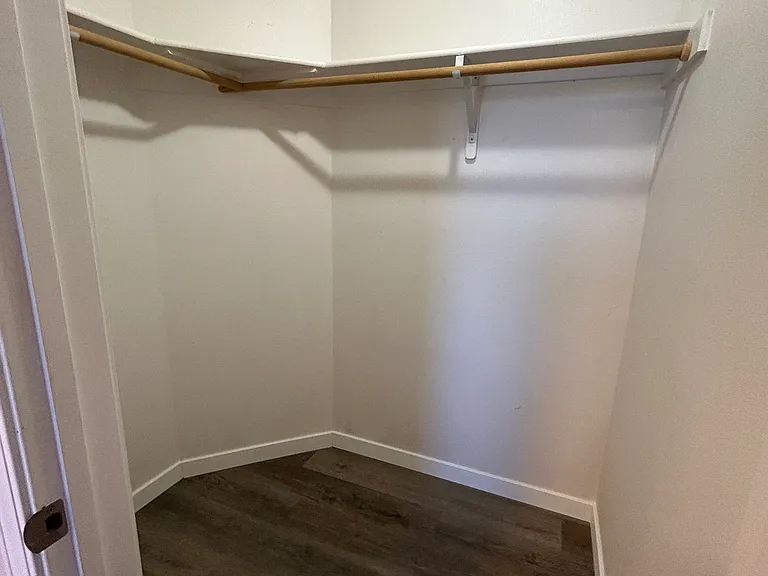 1246 NW Nina Ct — Photo 21