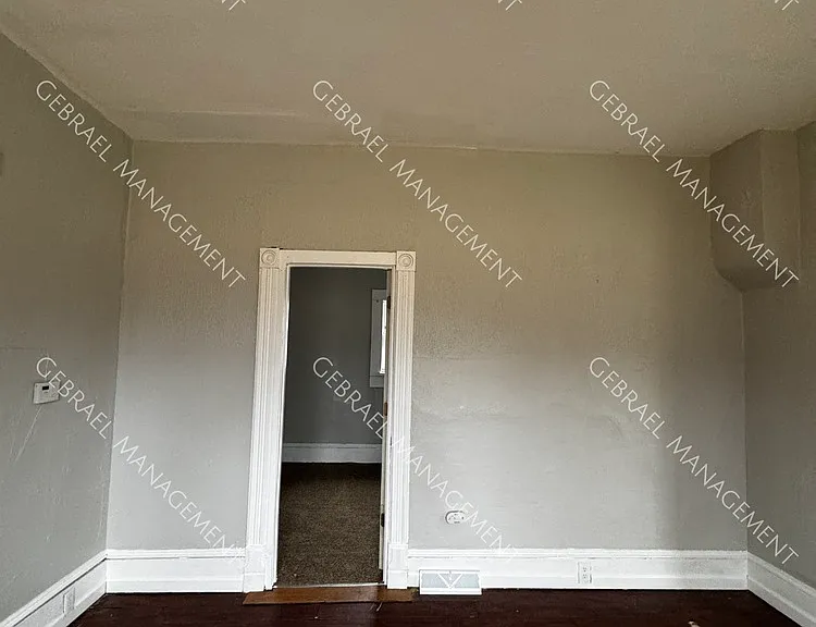 1344 Gage St — Photo 14