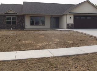 1990 Eastland Xing, Angola, IN 46703