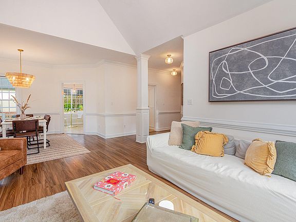 4th image of 318 Blanchard Rd