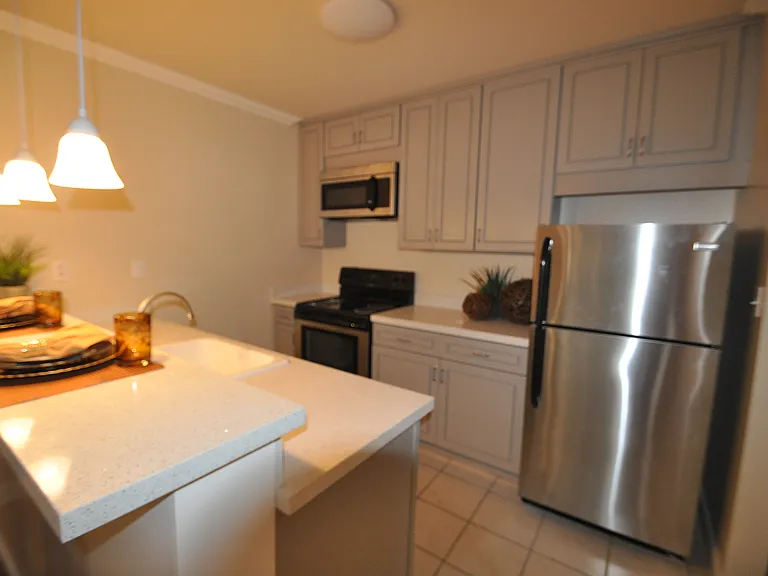 Oak Park Manor — Photo 44