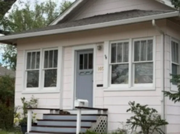 805 S 11th St, Laramie, WY 82070