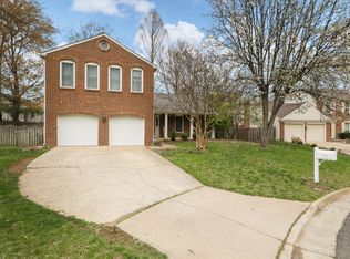 8406 Hunt Valley Dr, Vienna, VA 22182