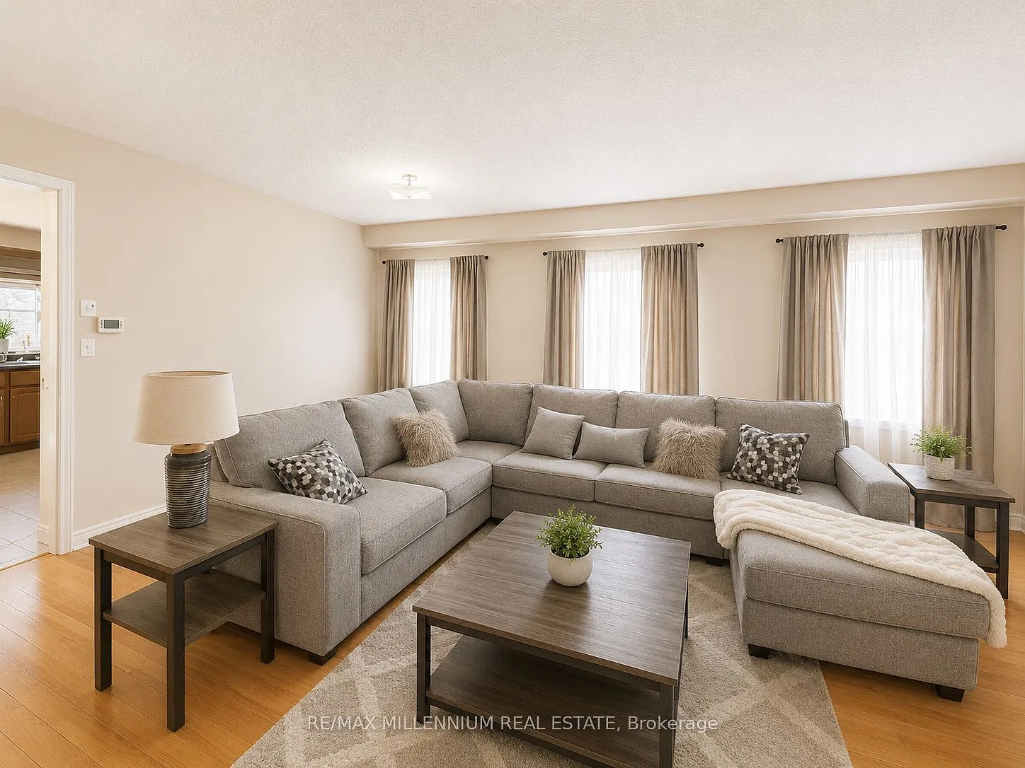 4 bed, $3,700 — Photo 3