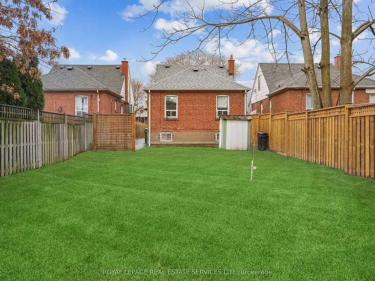 21 Holbrooke Ave — Photo 29
