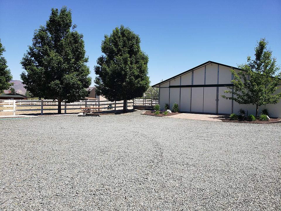 2nd image of 90 Steptoe Ln