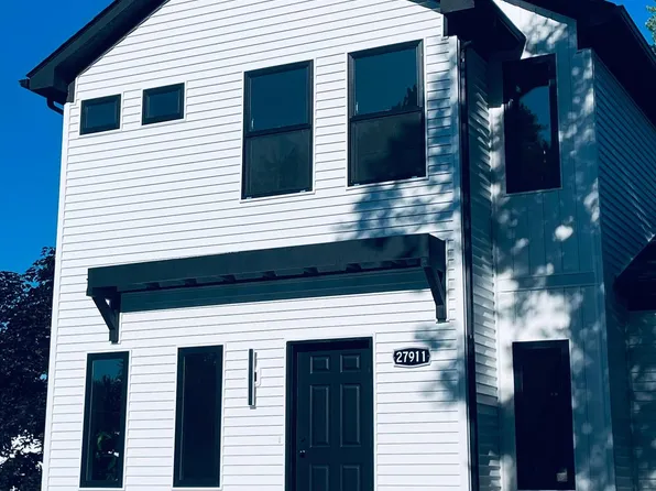 32708 Robeson St, Saint Clair Shores, MI 48082