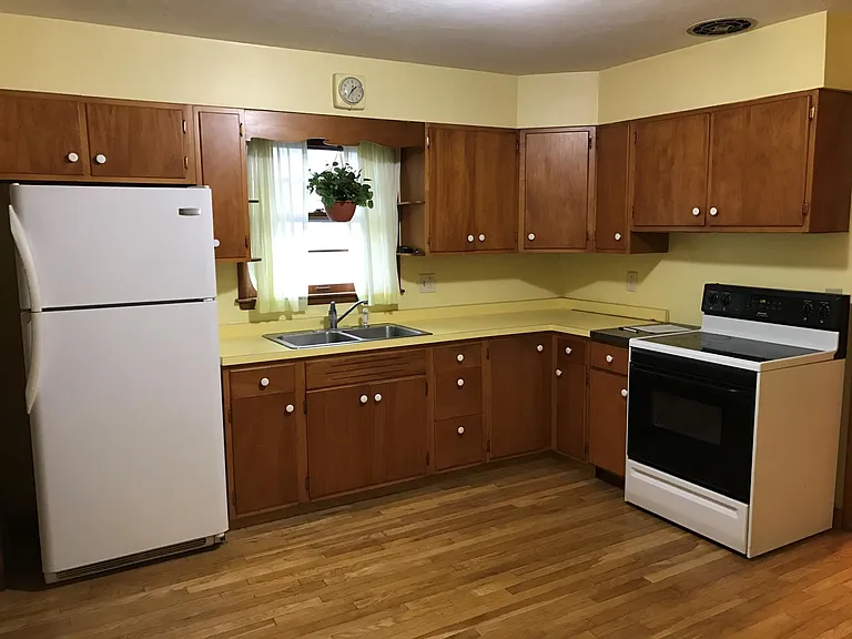 749 Clarksville Rd — Photo 3