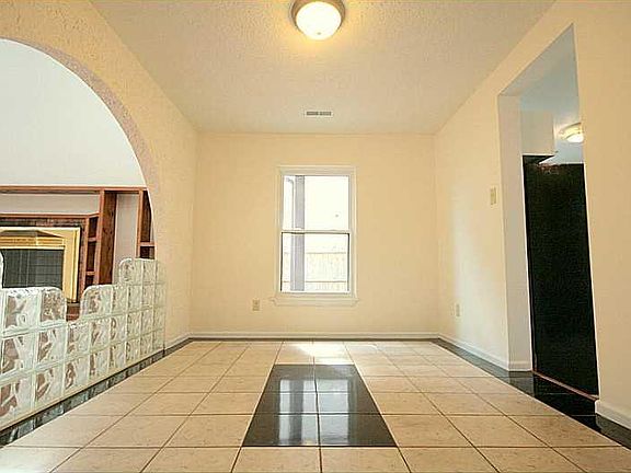 4th image of 3525 Shawn Ct