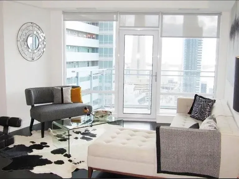 21 Widmer St #3909 — Photo 9