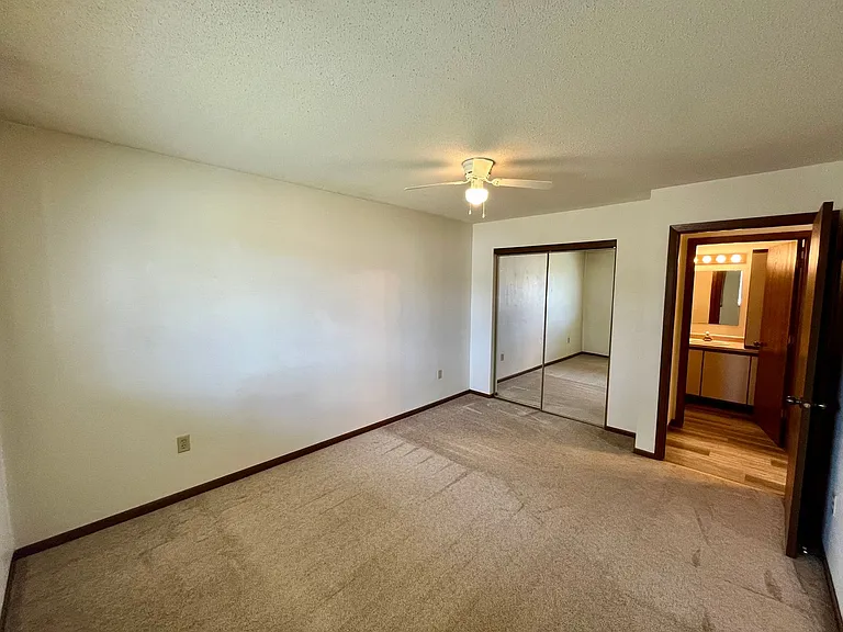 806 S State St — Photo 20
