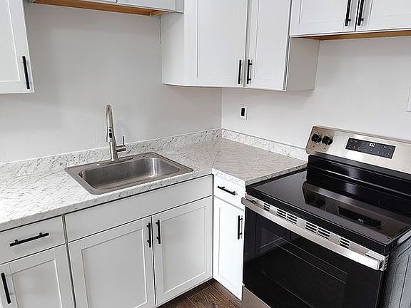 2nd image of 621 Evergreen Ave APT 3