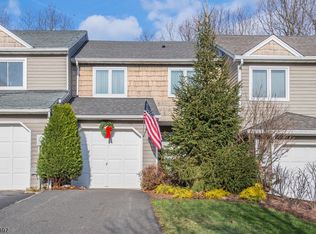 176 Patriots Rd, Morris Plains, NJ 07950