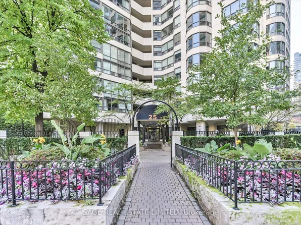 25 Maitland St #1004, Toronto, ON M4Y 2W1