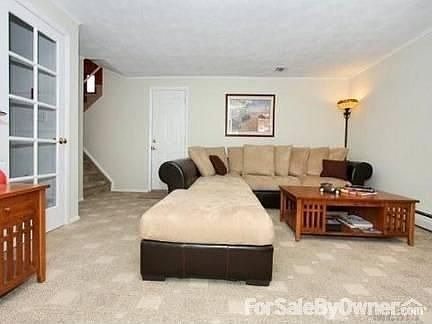 5th image of 441 Kinsley Ct