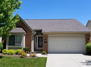 4453 Maple Creek Dr, Grand Blanc, MI 48439