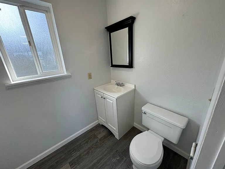 637 SW 9th St — Photo 21