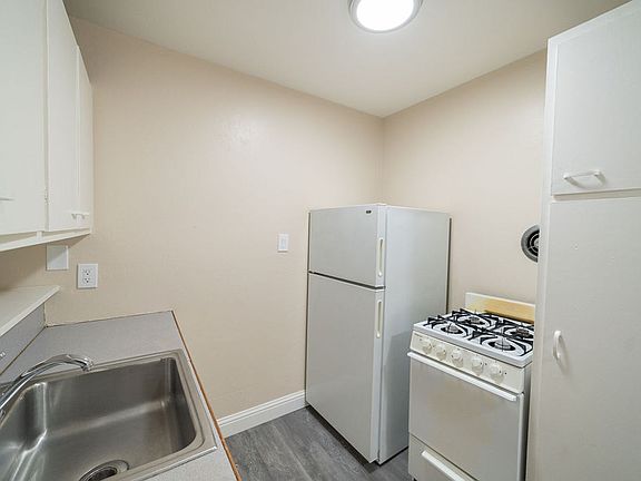 5th image of 1896 Alcatraz Ave APT 4