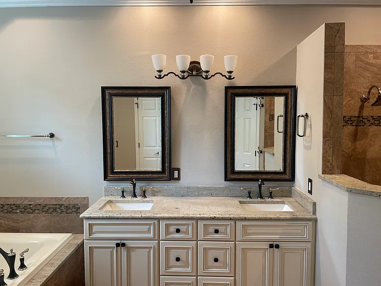 7135 Kensington Ct — Photo 16