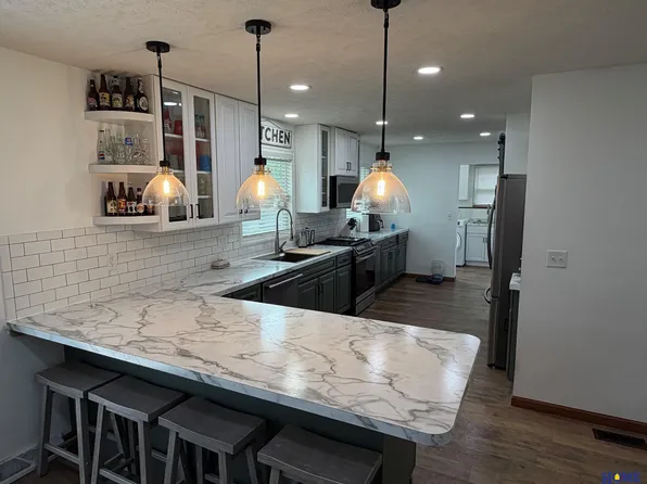 428 S 3rd St, Seward, NE 68434
