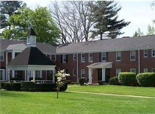 844 Thorn St APT 63, Sewickley, PA 15143