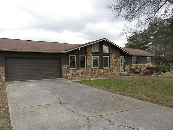 2nd image of 589 Forest Hills Dr