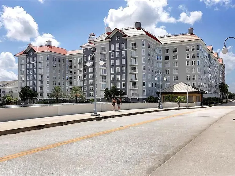 Park Crest Condominium