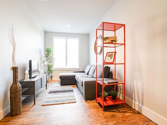 3rd image of 579 Van Buren St APT 3