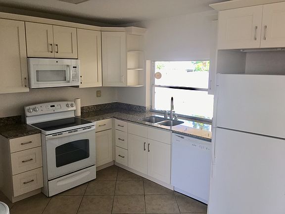 5th image of 8621 NW 15th St