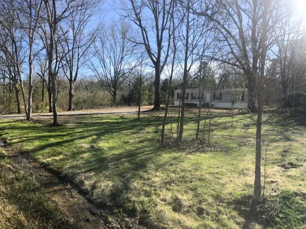 38 Carson Dr, Seale, AL 36875